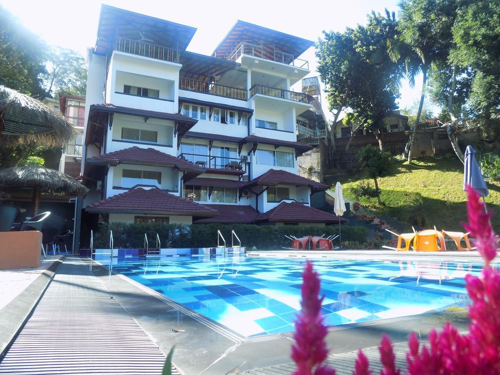 Kandyan Hotel Exterior photo