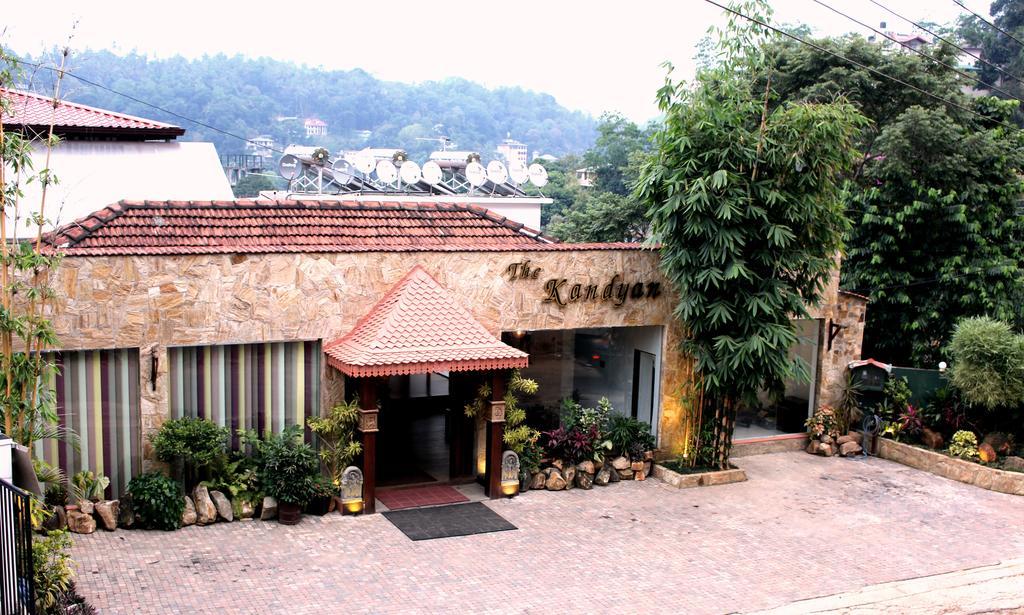 Kandyan Hotel Exterior photo