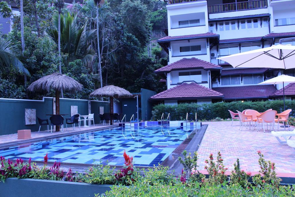 Kandyan Hotel Exterior photo